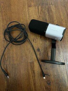 USB Podcast Microphone - Black and Silver